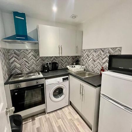 Large 2 Bed Near Glasgow Airport Paisley Exteriör bild