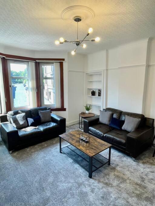 Large 2 Bed Near Glasgow Airport Paisley Exteriör bild